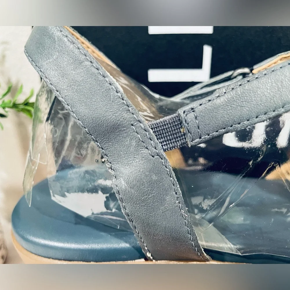 NIB! Naturalizer “Nella” Denim Blue Strappy Sandals Cushioned Footbed